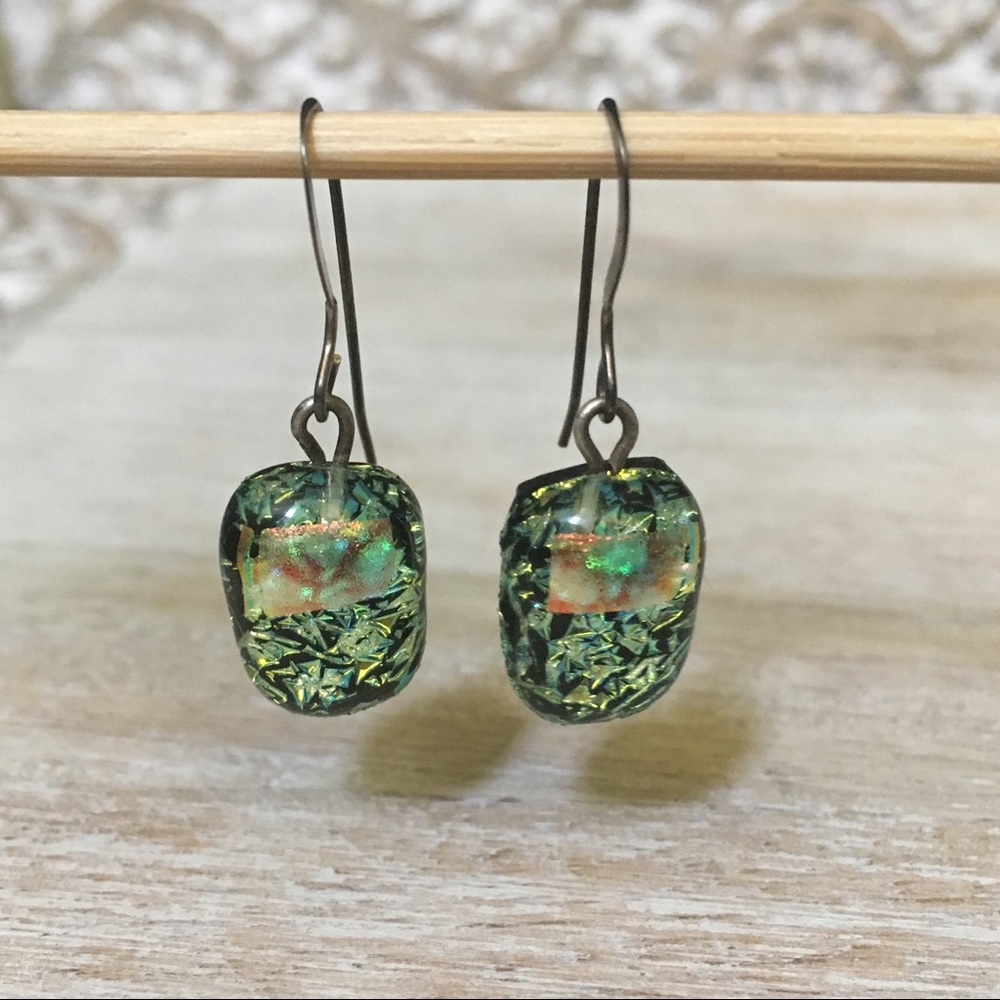 ❌SOLD❌Petite Drop Earrings - Picture 1 of 3